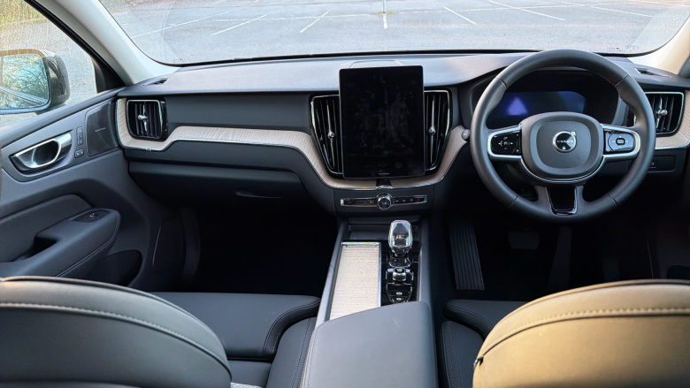 Volvo XC60 2.0 B5P Plus Dark 5dr AWD Geartronic Petrol Estate